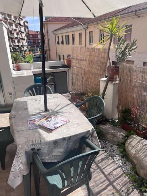 La Casa Del Sole Villa Imperia Kültér fotó